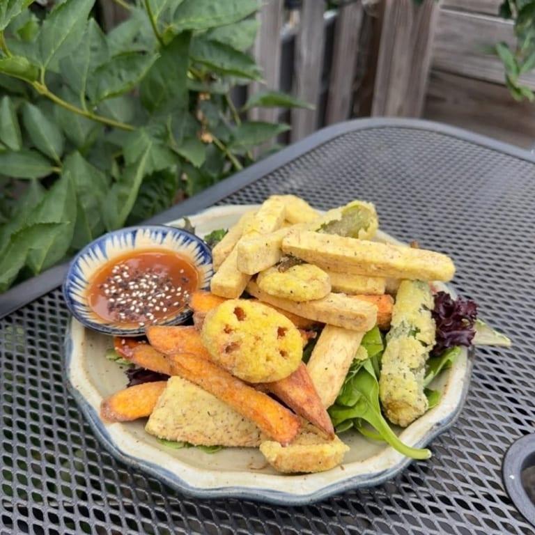 Vietnamese Delivery: Noodles, Tea, Coffee